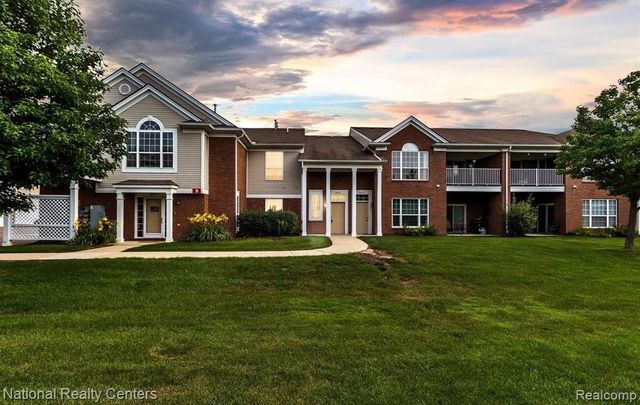 16707 Carriage Way, Northville, MI 48168