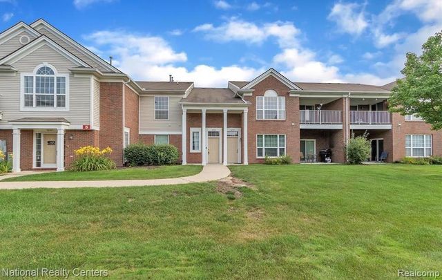 16707 Carriage Way, Northville, MI 48168