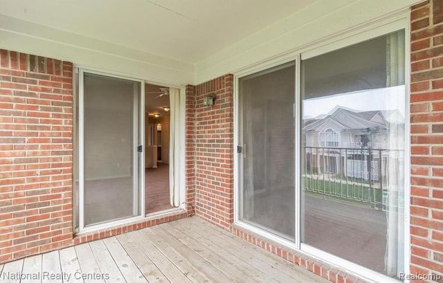 16707 Carriage Way, Northville, MI 48168