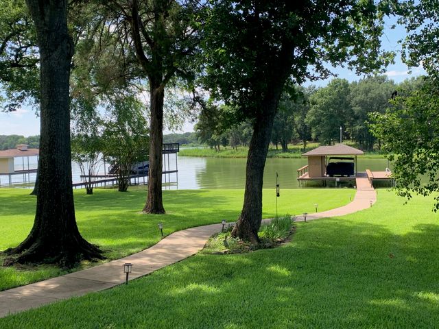 717 Grandview Drive, Corsicana, TX 75109