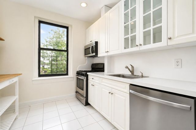 255 79th St Apt B1, New York City, NY 11209