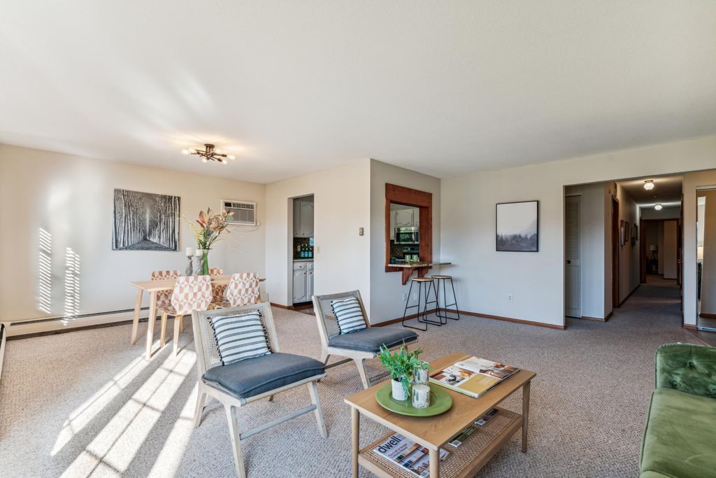 4516 Highway 7 1, Saint Louis Park, MN 55416