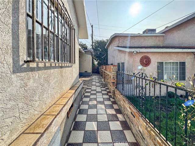 2676 Roseview, Los Angeles, CA 90065