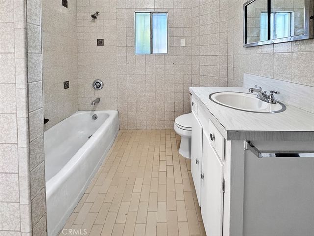 2676 Roseview, Los Angeles, CA 90065
