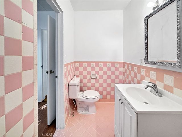 2676 Roseview, Los Angeles, CA 90065