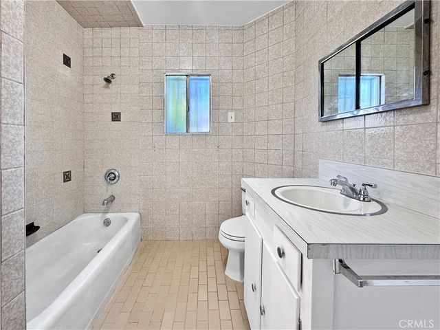 2676 Roseview, Los Angeles, CA 90065