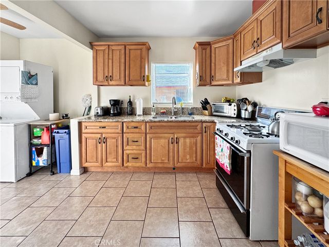 2676 Roseview, Los Angeles, CA 90065