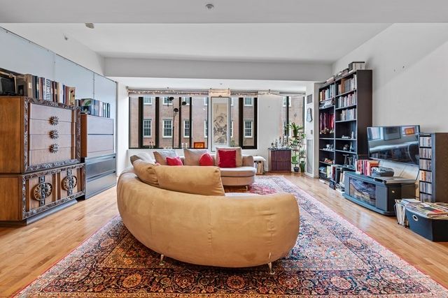 1313 Washington St. 321, Boston, MA 02118