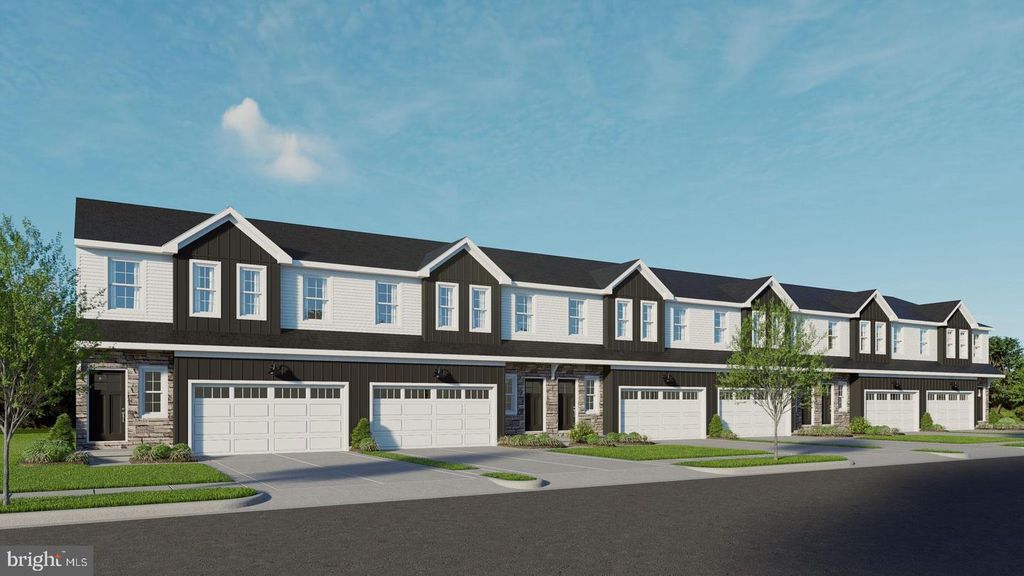 7846 OAK BROOK DR, Harrisburg, PA 17112