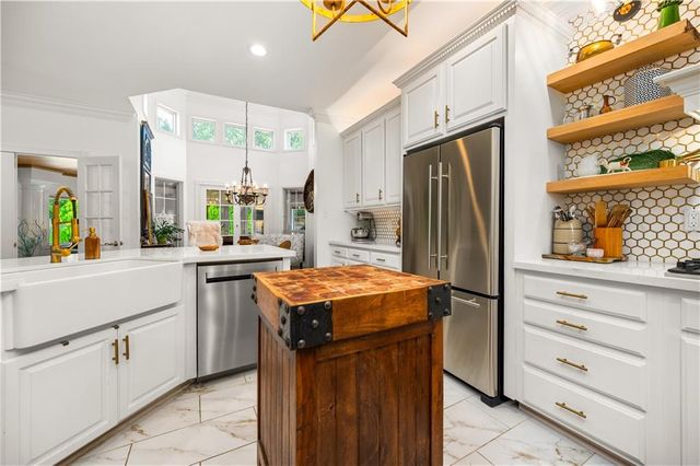 6501 TENNYSON OAKS Lane, Alexandria, LA 71301