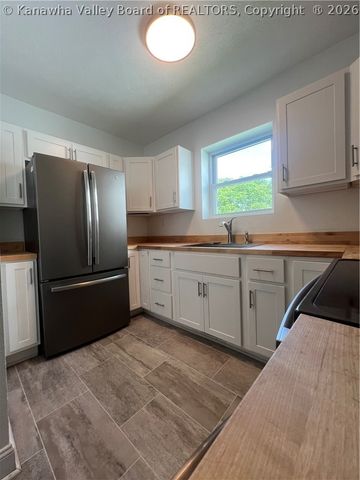 136 Cabell Street, Dunbar, WV 25064