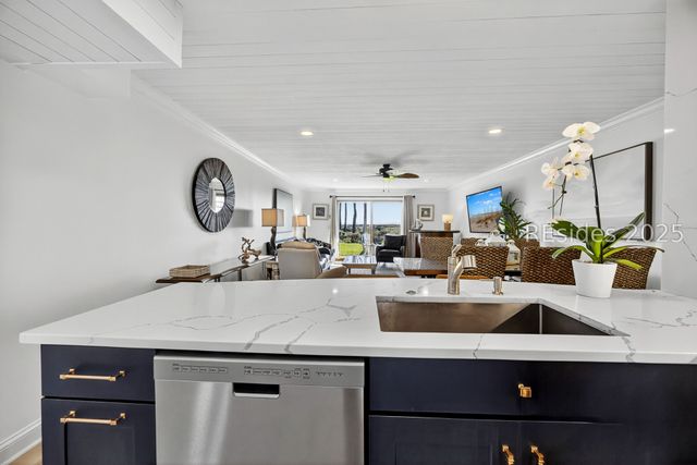 31 S Forest Beach Dr Apt 51, Hilton Head Island, SC 29928