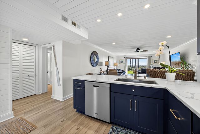 31 S Forest Beach Dr Apt 51, Hilton Head Island, SC 29928