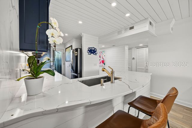 31 S Forest Beach Dr Apt 51, Hilton Head Island, SC 29928