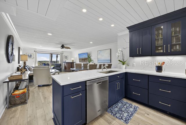 31 S Forest Beach Dr Apt 51, Hilton Head Island, SC 29928