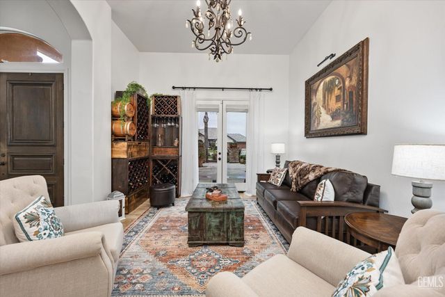 17609 Legend Oaks Lane, Bakersfield, CA 93314