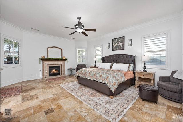 17609 Legend Oaks Lane, Bakersfield, CA 93314