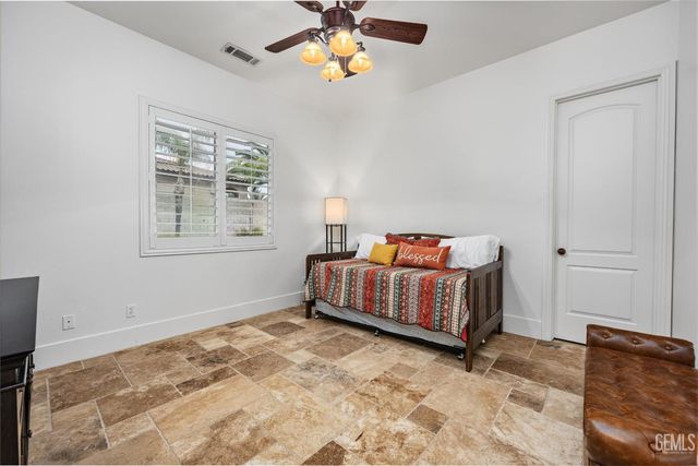 17609 Legend Oaks Lane, Bakersfield, CA 93314