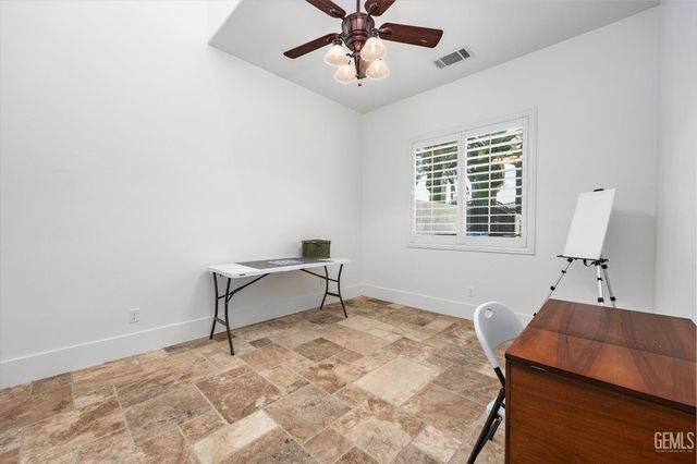 17609 Legend Oaks Lane, Bakersfield, CA 93314