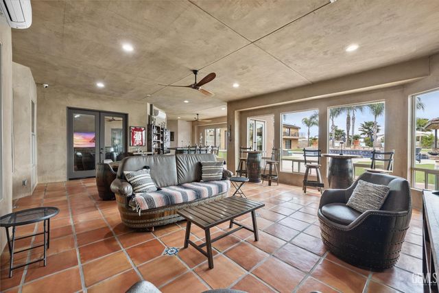 17609 Legend Oaks Lane, Bakersfield, CA 93314