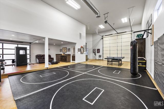 17609 Legend Oaks Lane, Bakersfield, CA 93314