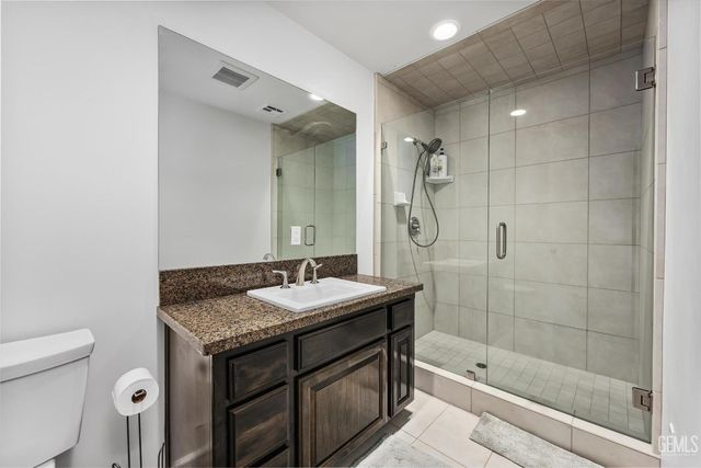 17609 Legend Oaks Lane, Bakersfield, CA 93314