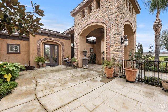 17609 Legend Oaks Lane, Bakersfield, CA 93314