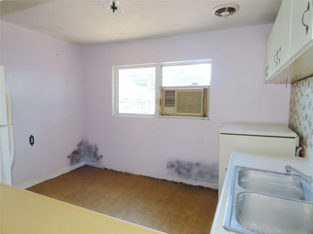 3911 W LEILA AVENUE, Tampa, FL 33616