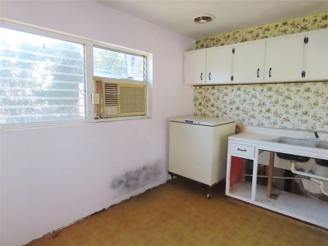 3911 W LEILA AVENUE, Tampa, FL 33616