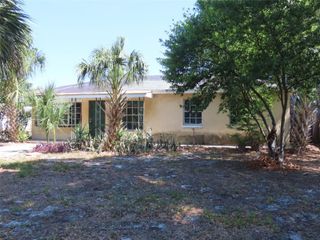 3911 W LEILA AVENUE, Tampa, FL 33616