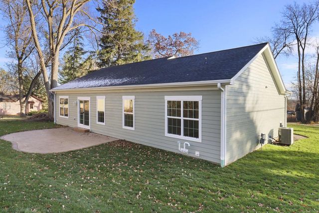 W3794 Beaver DRIVE, Lake Geneva, WI 53147