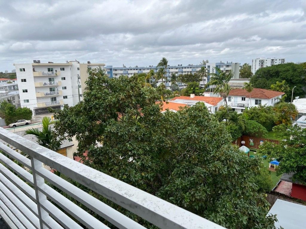 7800 Carlyle Avenue 5E, Miami Beach, FL 33141