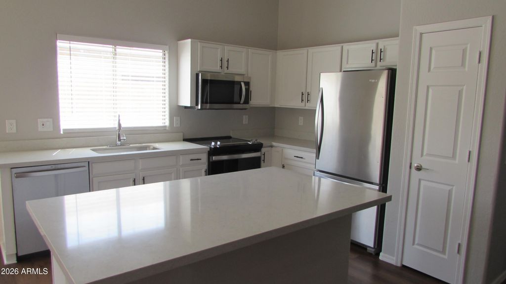 11410 W ROANOKE Drive, Avondale, AZ 85392 — photo 2