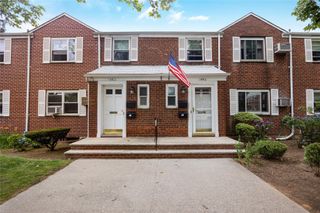 75-06A 255 Street A, Glen Oaks, NY 11004