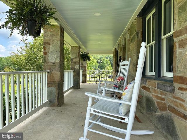 12301 CHAPEL RD, Clifton, VA 20124