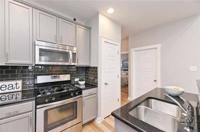 2001 Faro DR 15, Austin, TX 78741