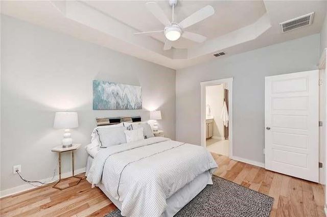 2001 Faro DR 15, Austin, TX 78741