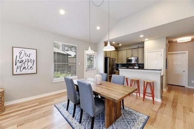 2001 Faro DR 15, Austin, TX 78741