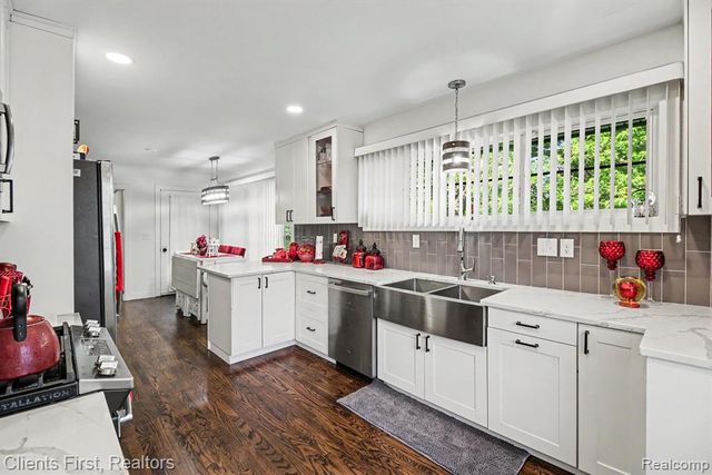 27531 Bell Road, Southfield, MI 48034
