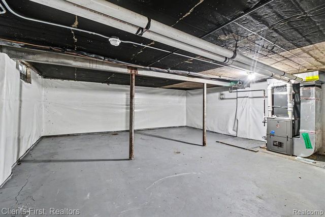 27531 Bell Road, Southfield, MI 48034