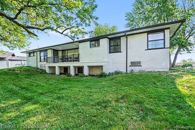 27531 Bell Road, Southfield, MI 48034