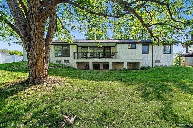 27531 Bell Road, Southfield, MI 48034