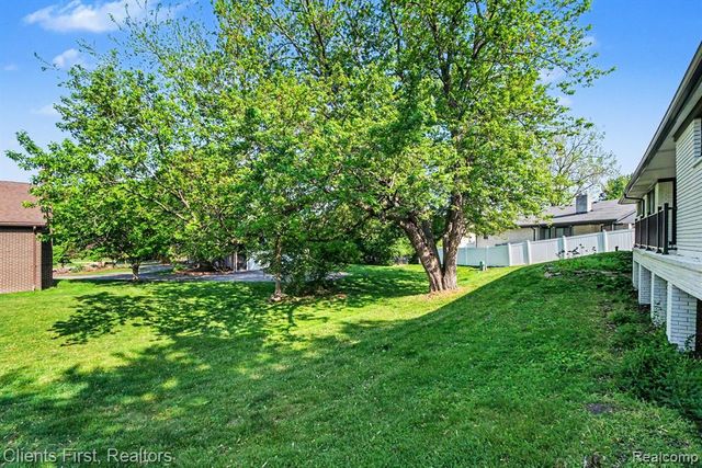 27531 Bell Road, Southfield, MI 48034
