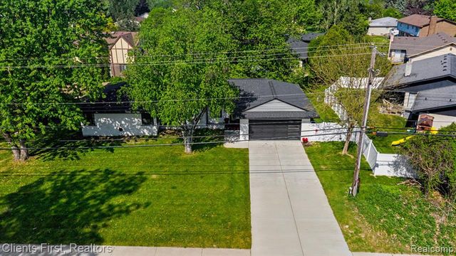 27531 Bell Road, Southfield, MI 48034