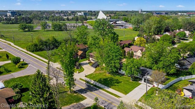 27531 Bell Road, Southfield, MI 48034