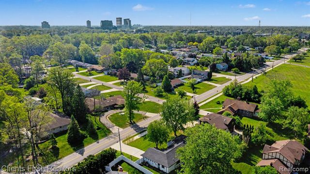 27531 Bell Road, Southfield, MI 48034