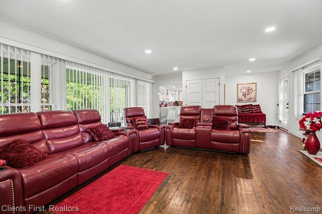 27531 Bell Road, Southfield, MI 48034