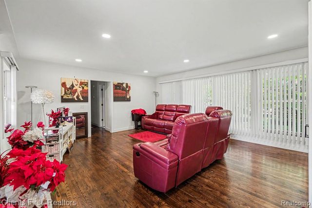 27531 Bell Road, Southfield, MI 48034