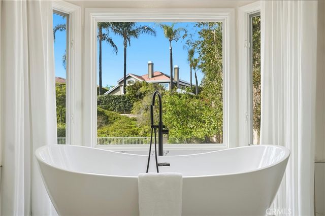 19 Easthill, Trabuco Canyon, CA 92679