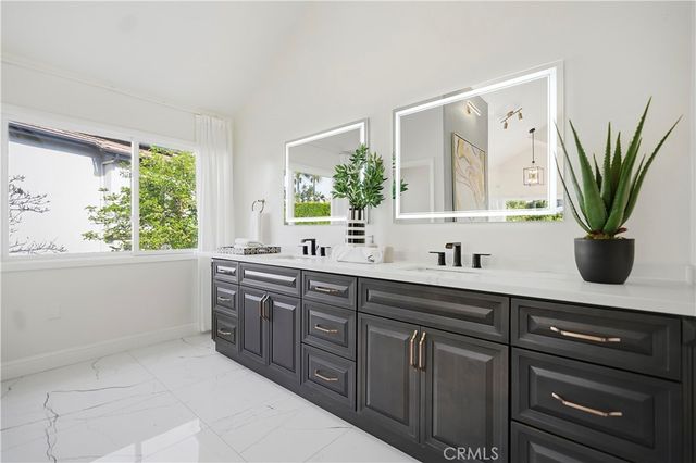 19 Easthill, Trabuco Canyon, CA 92679